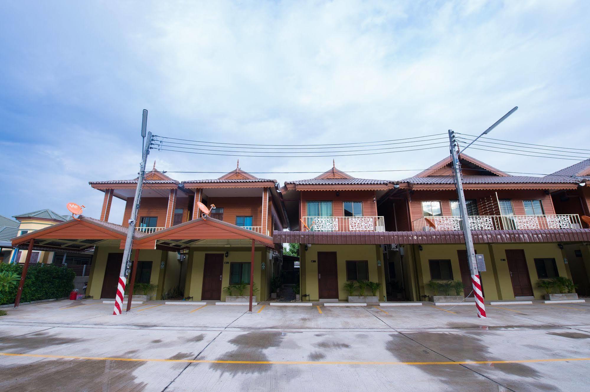 Sri Siam Resort Kanchanaburi City Exteriör bild