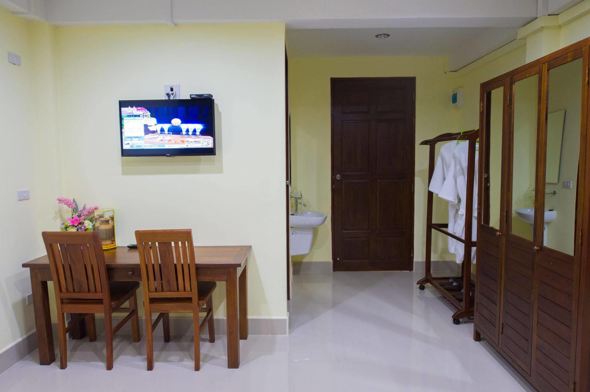 Sri Siam Resort Kanchanaburi City Exteriör bild