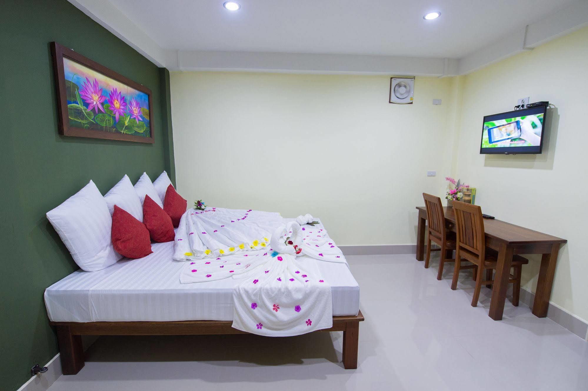 Sri Siam Resort Kanchanaburi City Exteriör bild