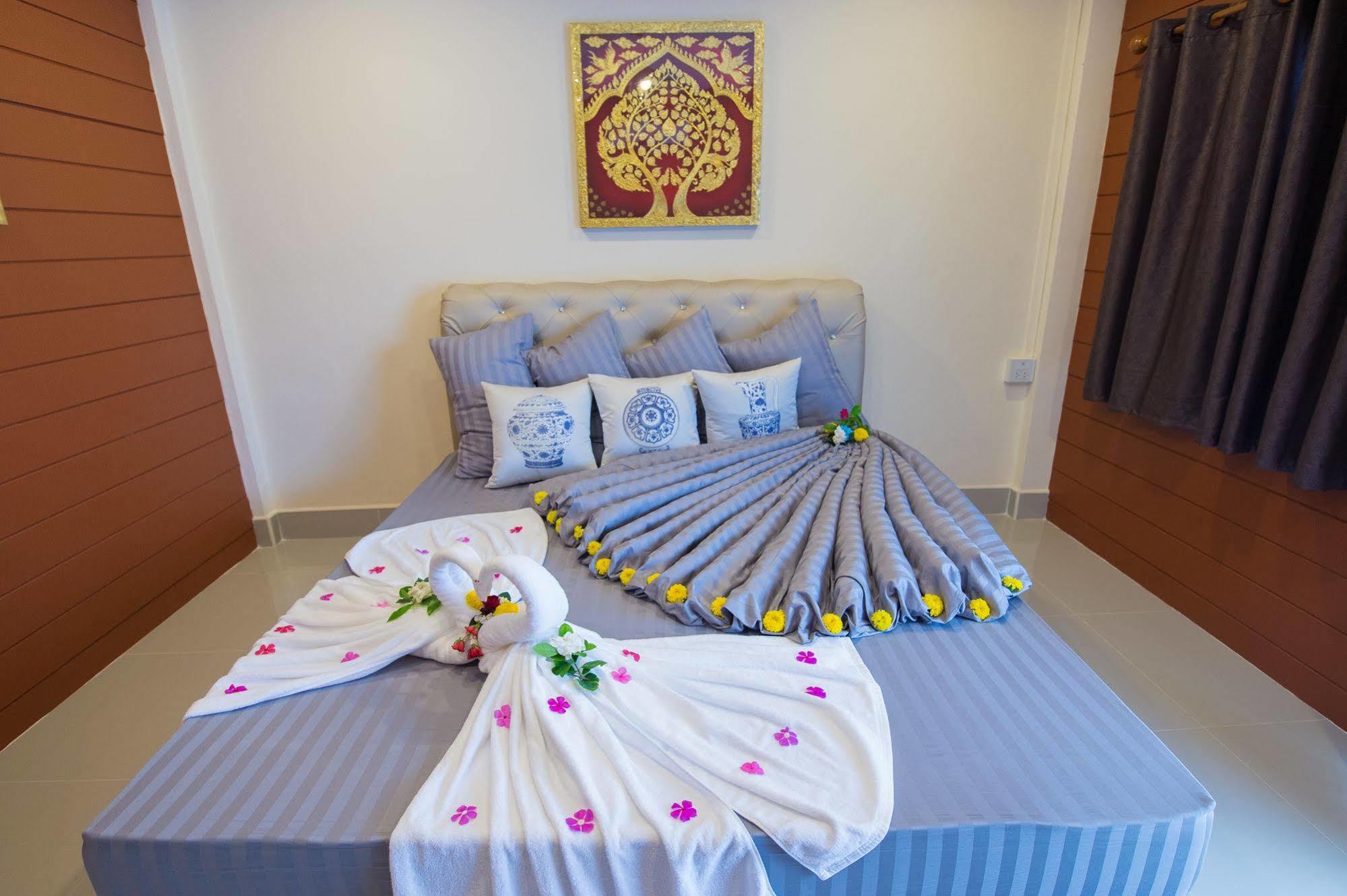 Sri Siam Resort Kanchanaburi City Exteriör bild