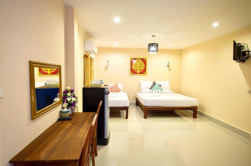 Sri Siam Resort Kanchanaburi City Exteriör bild